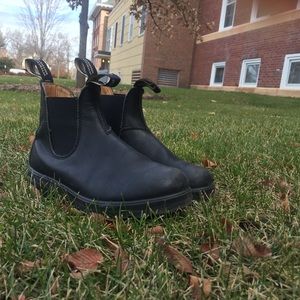 Blundstone 500 boot in black (#510)! Size US 8